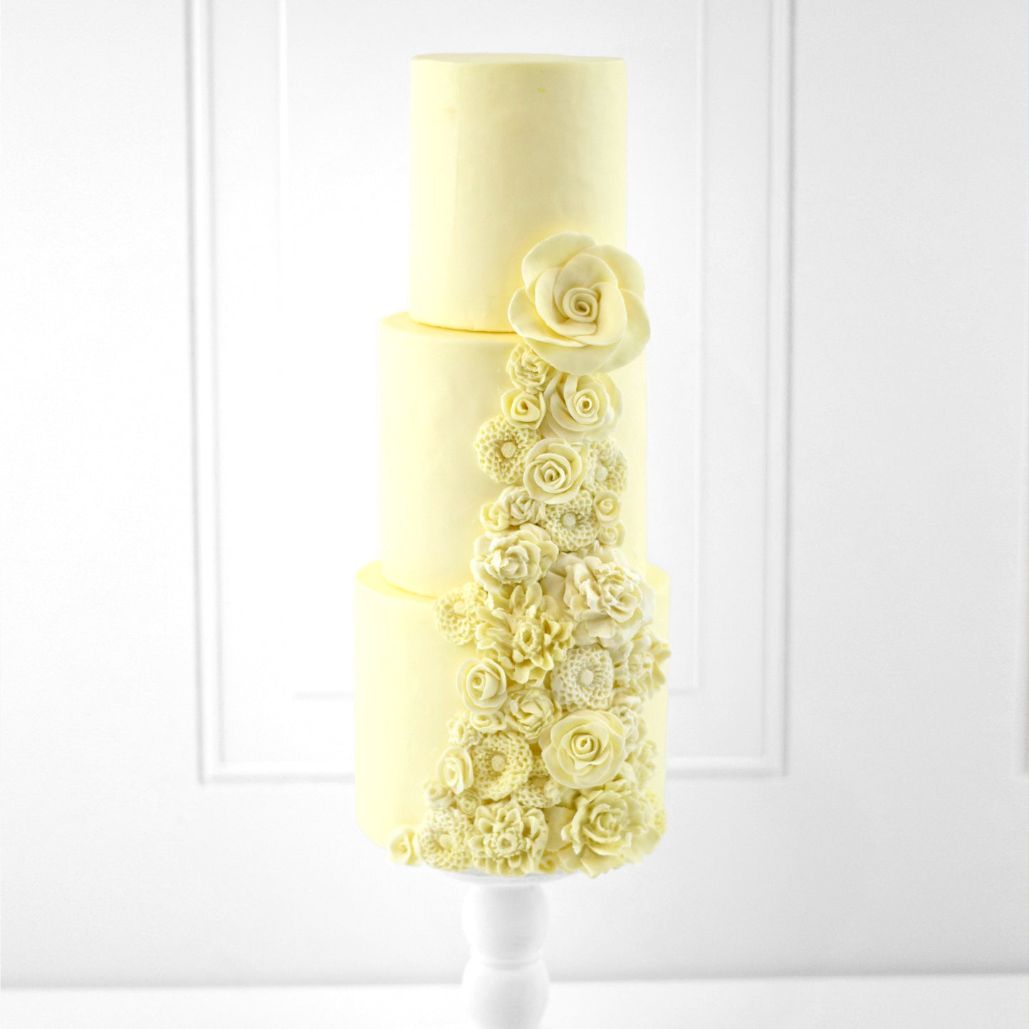 Satin Ice Pastel Yellow Vanilla Fondant - 2lb. Pail - Satin Ice